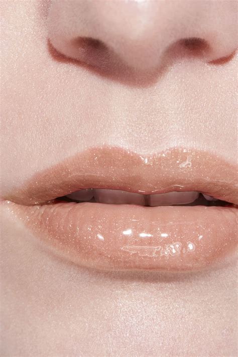 chanel lip gloss melted honey.